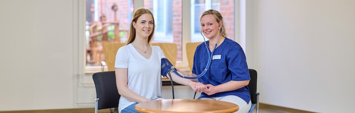 Examinierte Pflegekraft (m/w/d) somatisch 19,25 Wochenstunden, 1. Bild